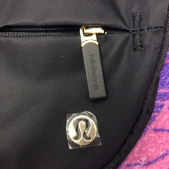Lululemon All Night Festival Bag Micro 2L | Black Crossbody (BNWT) - Picture 4 of 5